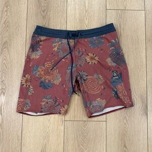 Volcom 4 way stretch Boardshorts 17.5’ length